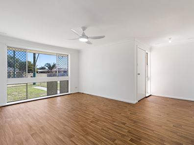 8 Melbourne Street, Waggrakine WA 6530