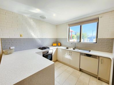 9A Buzolic Court, Carnarvon WA 6701