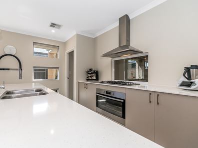 8 Lentara View, Hilbert WA 6112