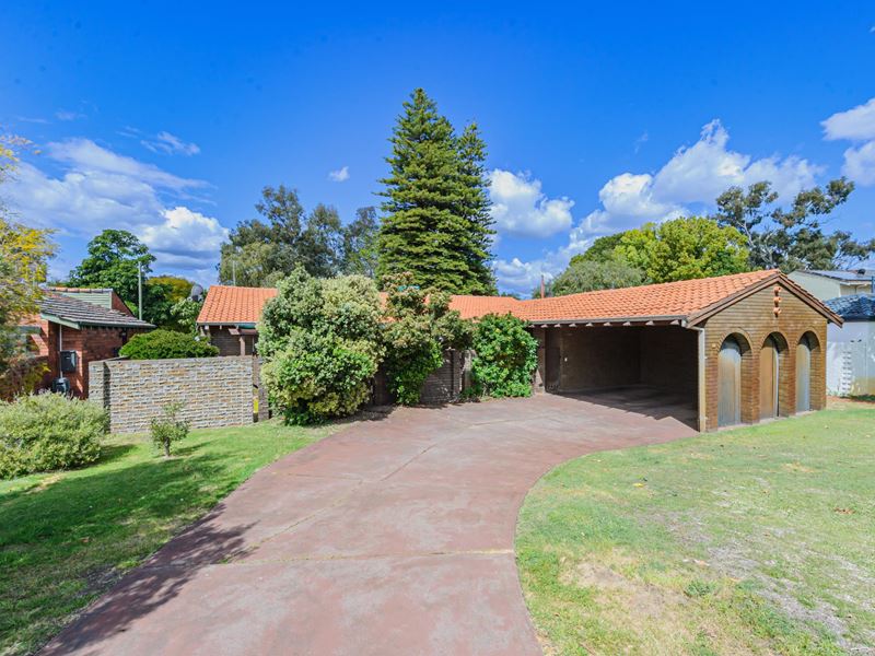 24 Regency Drive, Thornlie WA 6108