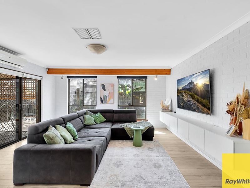 6 Empire Way, Thornlie WA 6108