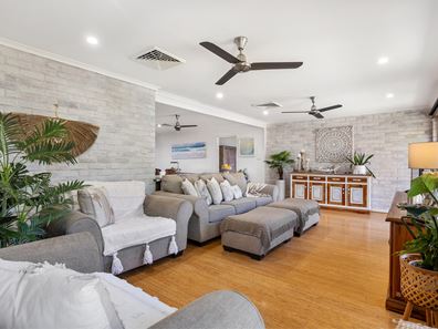 9 Blackwood Crescent, Dampier WA 6713
