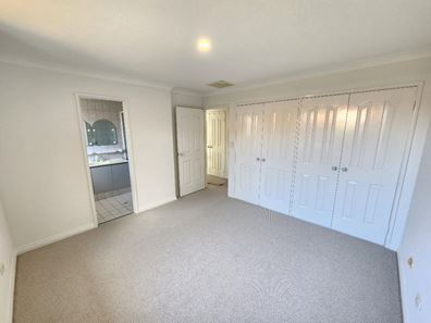 4 MURRAY STREET, Como WA 6152