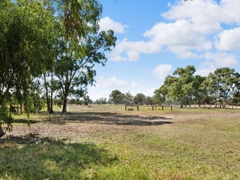 35 Malek Drive, Mardella WA 6125