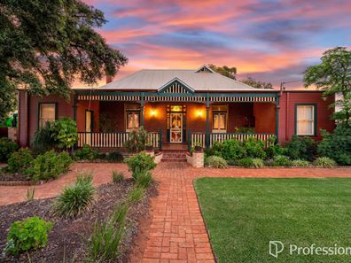 6 Hare Street, Lamington WA 6430