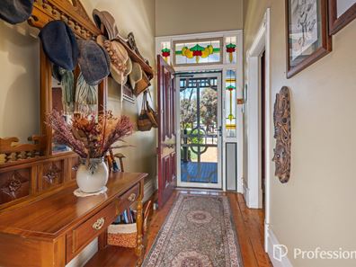 6 Hare Street, Lamington WA 6430