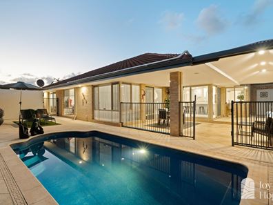 21 Ocean Gate Parade, Iluka WA 6028
