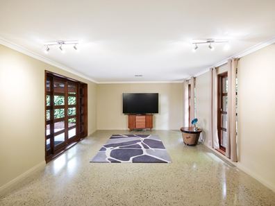 2 Coronation  Street, Doubleview WA 6018
