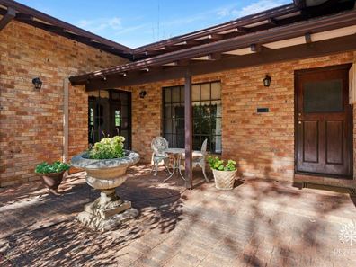 24 Hillside Crescent, Gooseberry Hill WA 6076