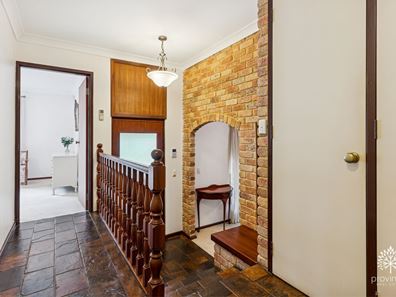 24 Hillside Crescent, Gooseberry Hill WA 6076