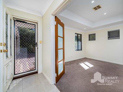 2/1 Little Street, Carey Park WA 6230
