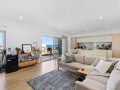 35/150 Boardwalk Boulevard, Halls Head WA 6210