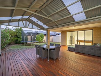 10 Albatross Court, Broadwater WA 6280