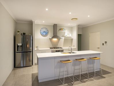10 Albatross Court, Broadwater WA 6280