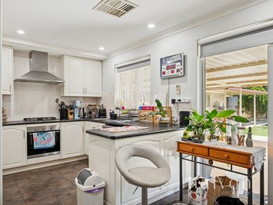 18 Chamberlain Street, Gosnells WA 6110