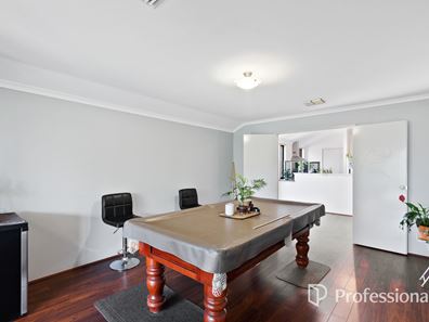 16 Silica Road, Wattle Grove WA 6107