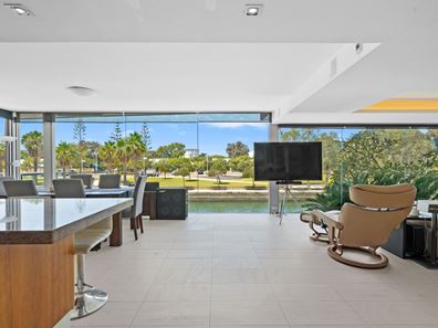 6/4 Torcello Mews, Mandurah WA 6210