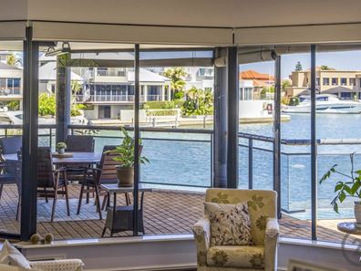 30 Eunamara Retreat, Halls Head WA 6210