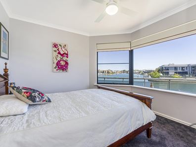 30 Eunamara Retreat, Halls Head WA 6210
