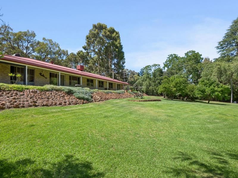 26 Rhodes Place, Jarrahdale WA 6124