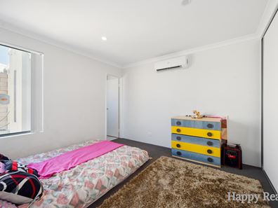 8/11 Piara Drive, Piara Waters WA 6112