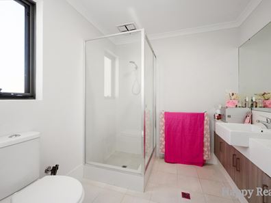 8/11 Piara Drive, Piara Waters WA 6112