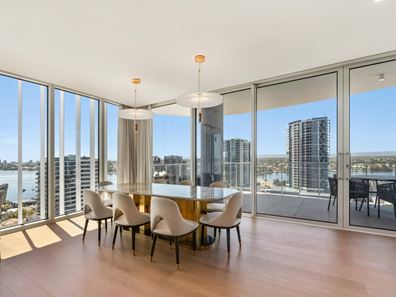 1102/10 Forbes Road, Applecross WA 6153