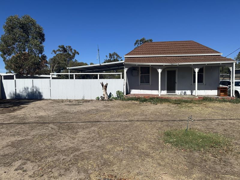 6 Dijon Street, Katanning