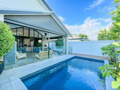 28 Kinsale Parkway, Canning Vale WA 6155