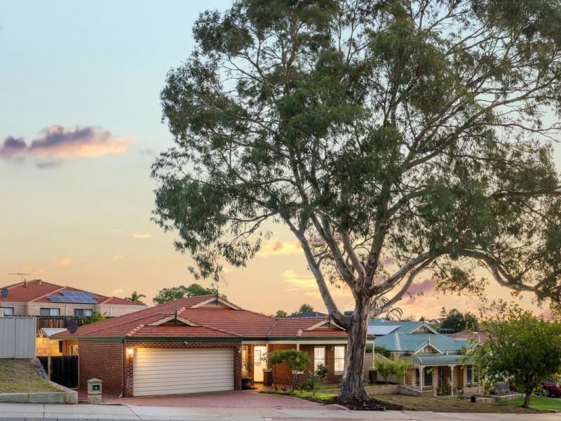 53 Macnaughton Crescent, Kinross