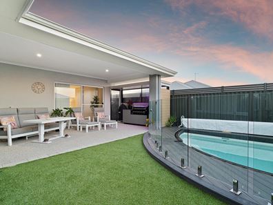 4 Moonlight Street, Madora Bay WA 6210