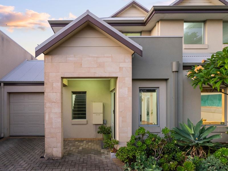 32D Foss Street, Bicton WA 6157