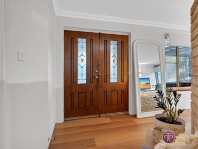 22 Peppermint Drive, Thornlie WA 6108