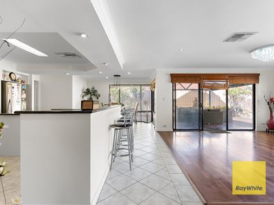 28 Alexandria Boulevard, Canning Vale WA 6155