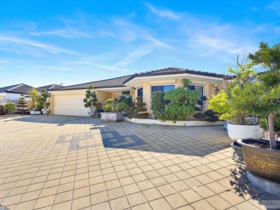 327 Kingsway, Landsdale WA 6065
