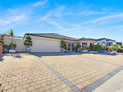 327 Kingsway, Landsdale WA 6065