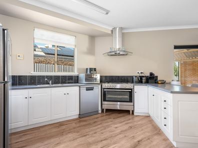 14 Paddington Drive, Hannans WA 6430