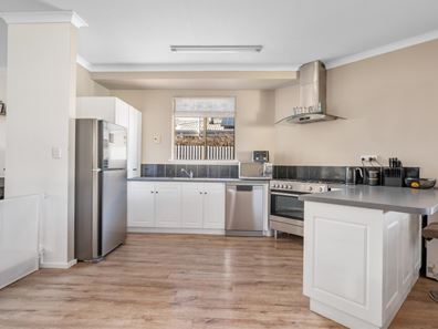 14 Paddington Drive, Hannans WA 6430