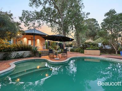 12 Lawnbrook Road East, Bickley WA 6076
