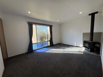 9 Macpherson Street, Bolgart WA 6568