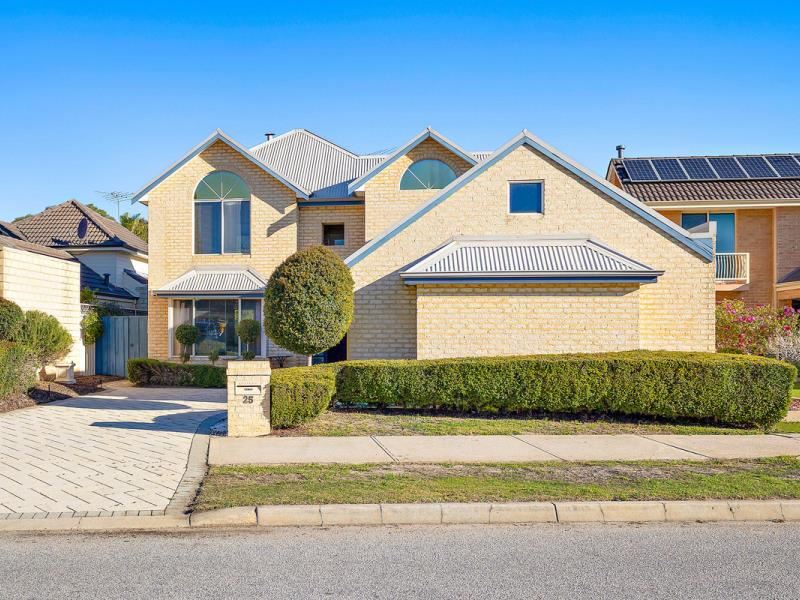 25 Chatsworth Gate, Canning Vale WA 6155