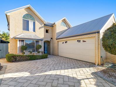 25 Chatsworth Gate, Canning Vale WA 6155