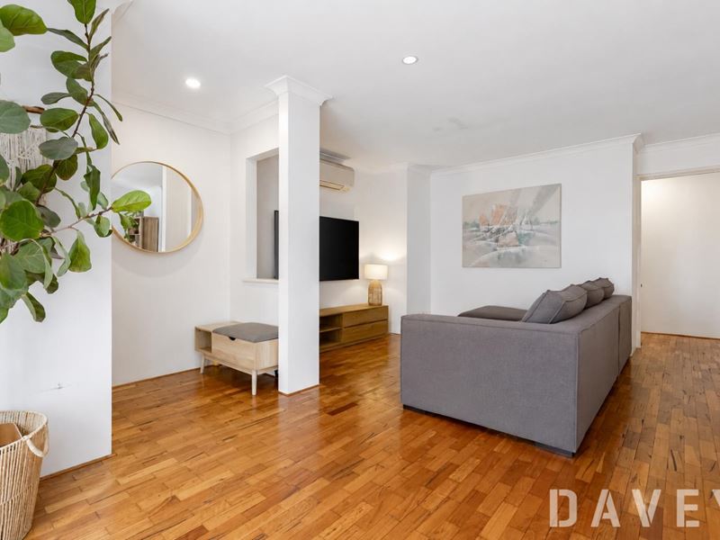 1/63 Langley Crescent, Innaloo WA 6018