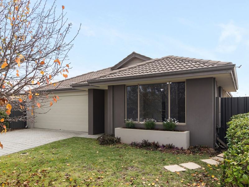 73 Windermere Boulevard, Aveley