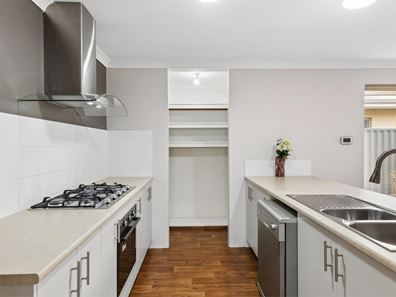 73 Windermere Boulevard, Aveley WA 6069
