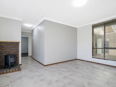 42 Moira Avenue, Forrestfield WA 6058