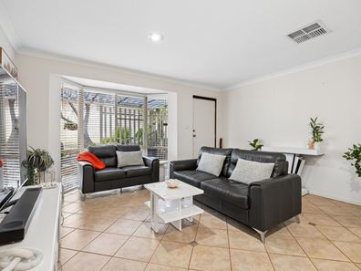 2/98 Reynolds Road, Mount Pleasant WA 6153