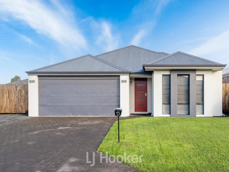 13 Werloo Approach, Capel