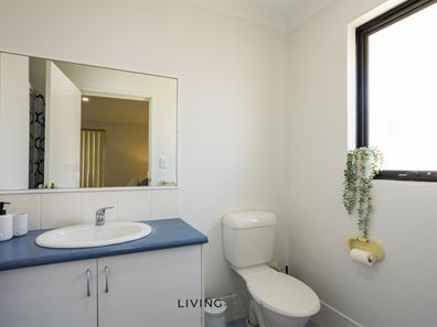 Room/2  20 Cleopatra Circuit, Bertram WA 6167