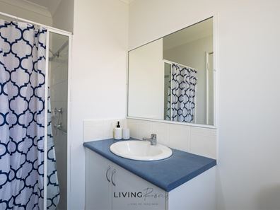Room/2  20 Cleopatra Circuit, Bertram WA 6167